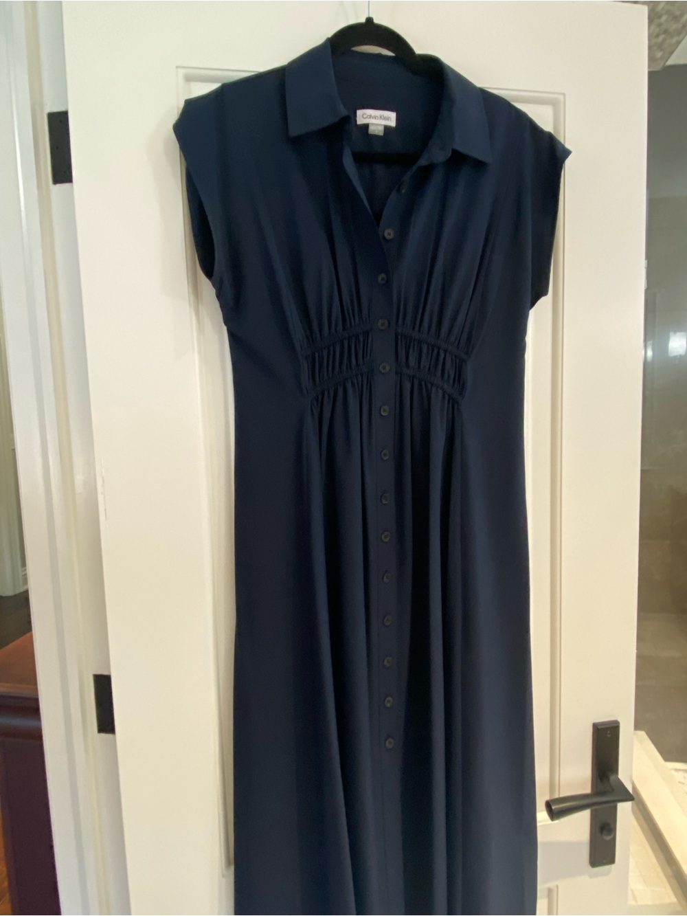 Calvin Klein Cap-Sleeve Smocked-Waist Button-Front Midi Shirtdress. Size 8
